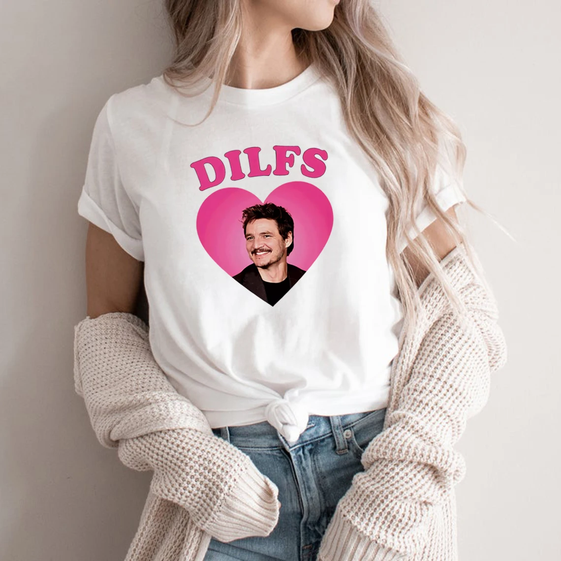 

DILFS Pedro Pascal T-shirt Pedro Pascal I Love DILFS Unisex T-Shirt Short Sleeve Graphic Tee Women Casual Top Fans Gift