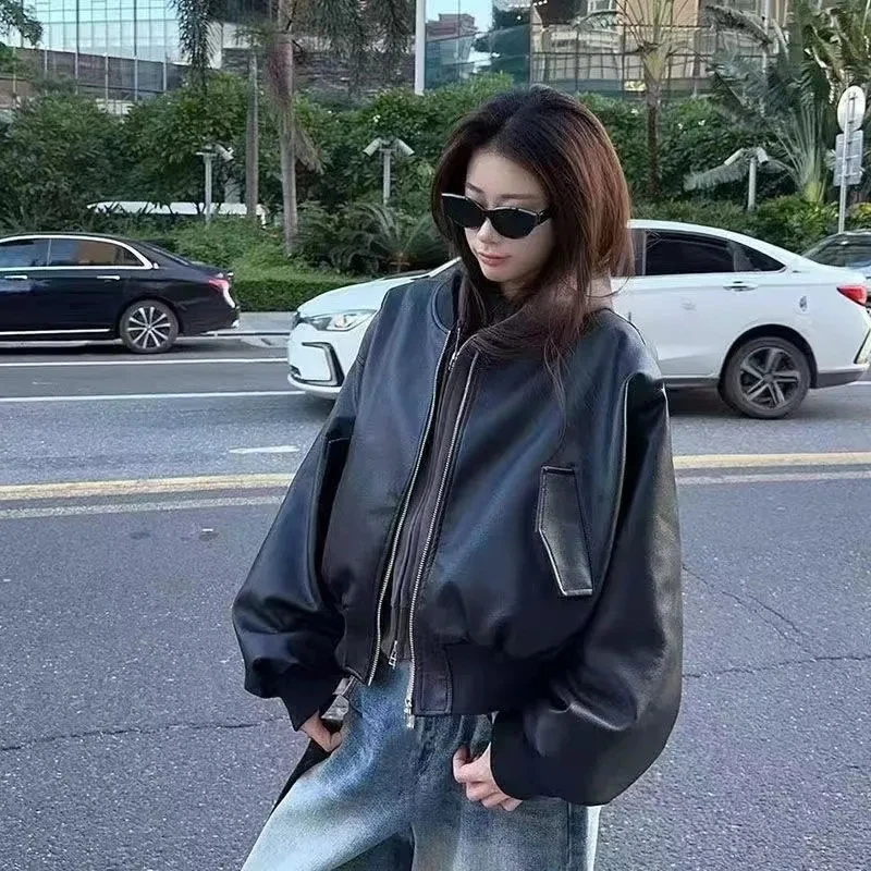 블랙 숏 야구 점퍼 가죽 재킷 여성 2025 봄 신상 PU 가죽 쿨하고 스타일리쉬한 레트로 루즈핏 오토바이 슈트