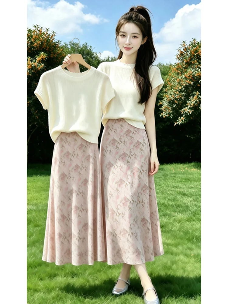 

Summer 2026 Women's Knitted Short Sleeve Top High Waist Floral Half Skirt Elegant Two-Piece Set Casual Style Breathable Fabric