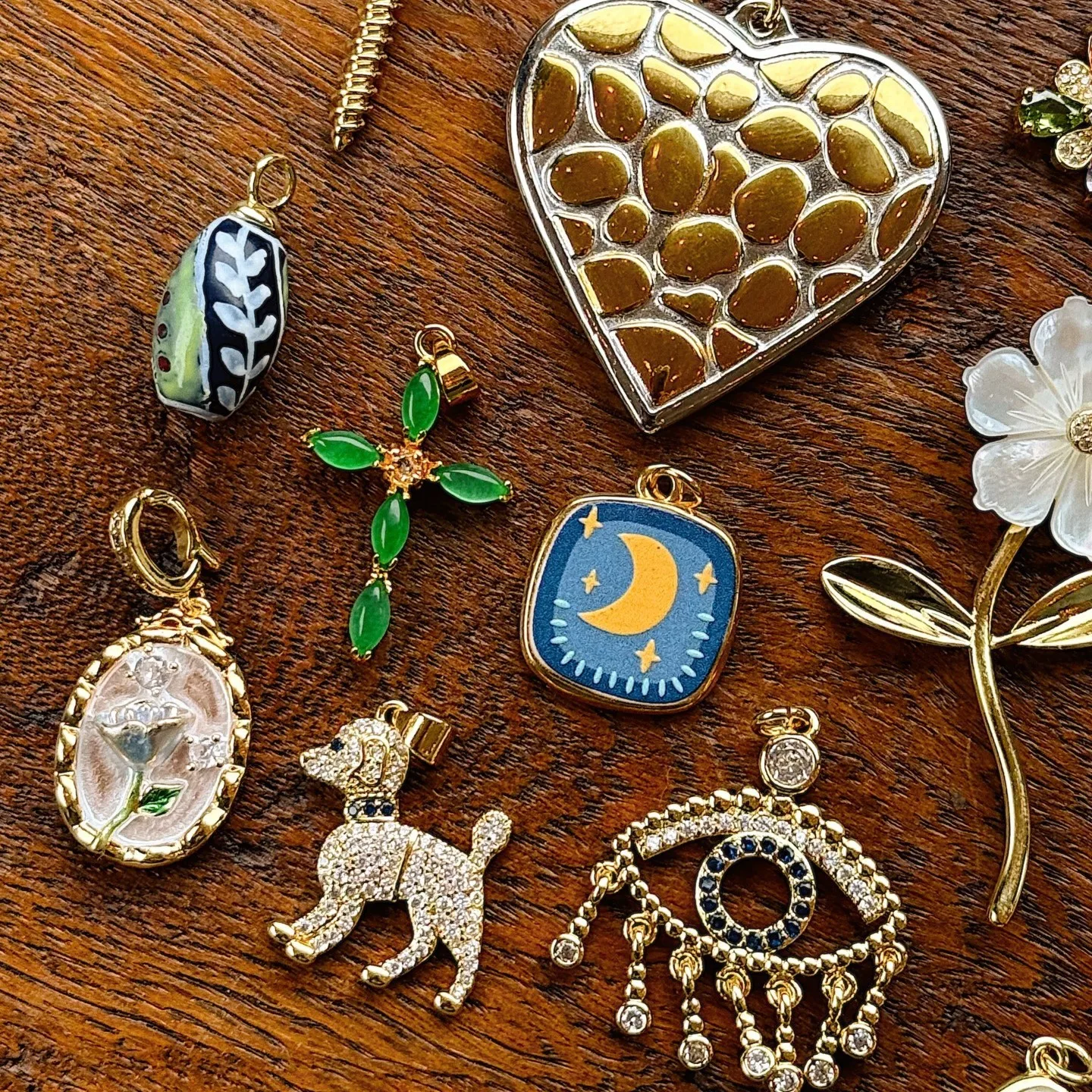 Vergoldete Emaille-Kristallanhänger, Vintage-Herz-, Böses-Auge-, Blumen- und Tieranhänger für Halsketten, Armbänder und DIY-Schmuckherstellung – Detail 4