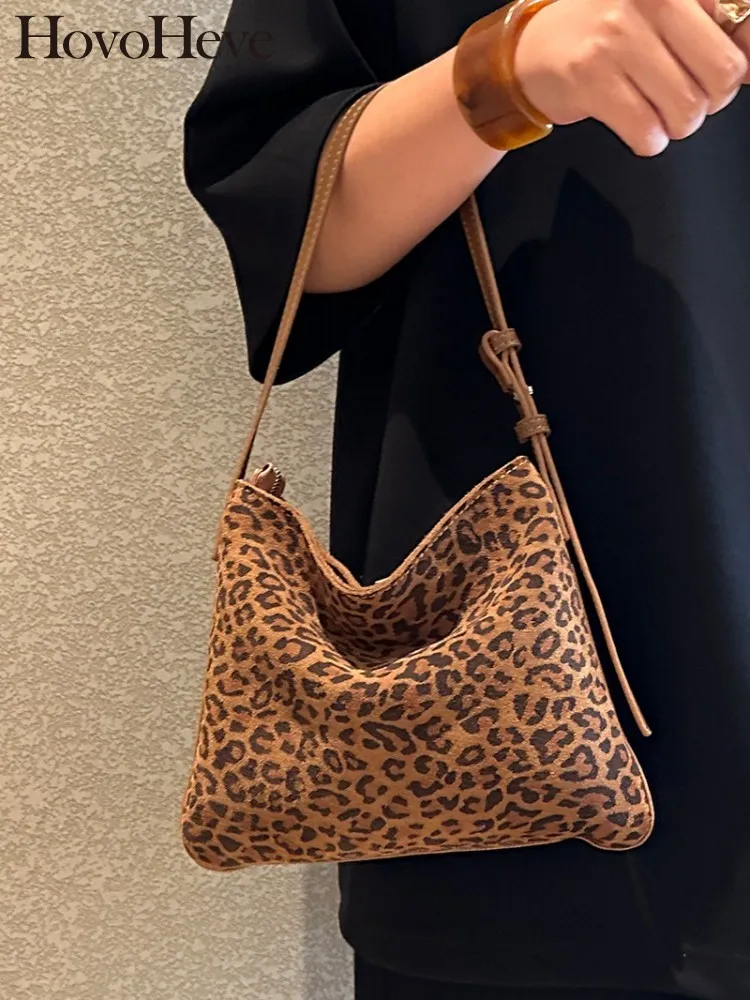 

Новая дизайнерская женская сумка с леопардовым принтом и клапаном, маленькая упаковочная сумка-тоут, сумка из натуральной замши, женские вечерние сумки на плечо под мышками