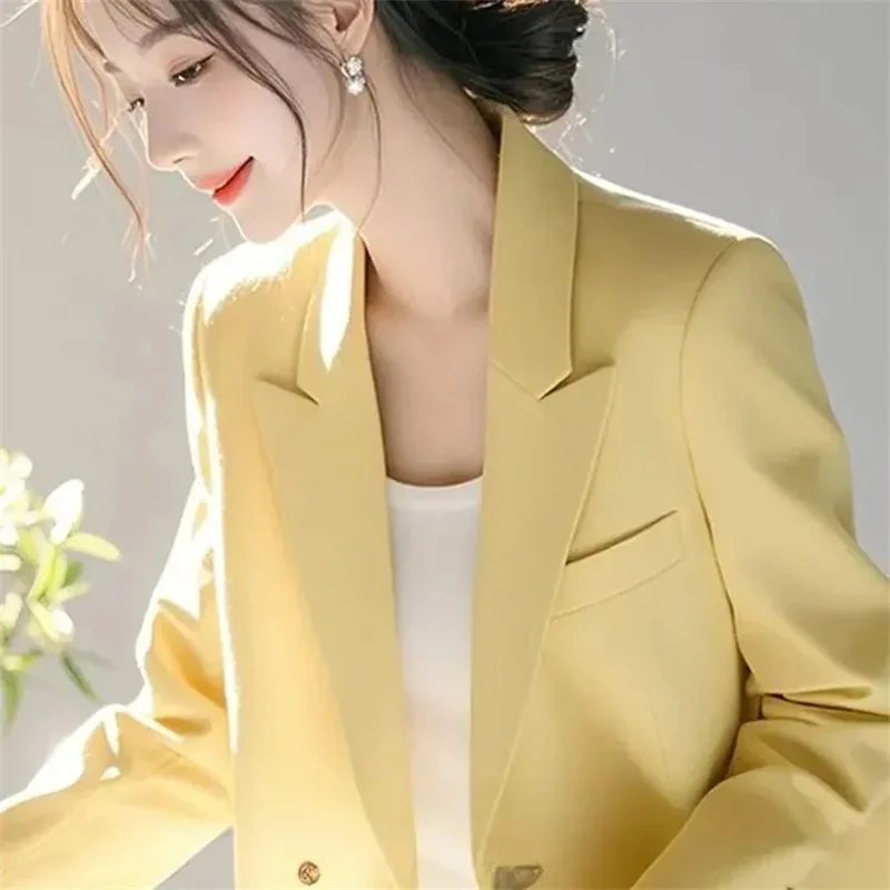 Giacca da donna in stile piccolo e profumato con blazer giallo latte per donna Primavera 2025 Giacca corta da donna di nuova moda con fodera superiore