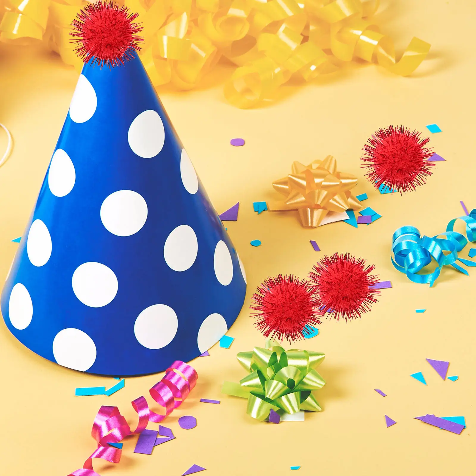 50 Peças de Pompons Vermelhos para Chapéus de Aniversário, Material DIY para Decoração de Roupas e Chapéus, Bolas de Pompons, Enfeites de Bola