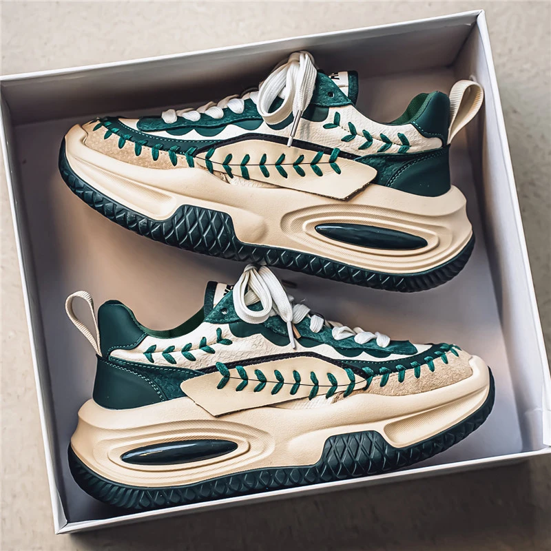 

2025 new hot sale four seasons men's leather casual sports shoes fashionable hundred men's height plate shoes