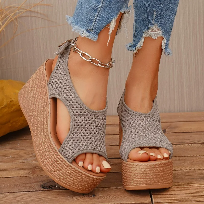 2025 Nuove scarpe da donna traspiranti Sandali con zeppa con plateau Ciabatte con punta aperta Tomaia in rete strutturata Outdoor Casual Comodo femminile