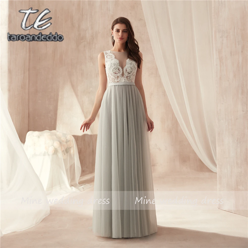 

Customized V-Neckline Applique White Lace Top Floor Length Soft Tulle Evening Dress Illusion Button Back Long Gown For Women