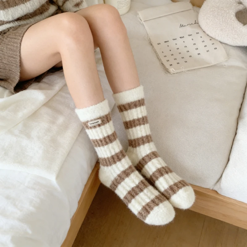 

Maillard Style Women's Mid Calf Socks Australian Velvet Warm Thickened with Embroidery Home Floor Socks for Autumn Winter Gift