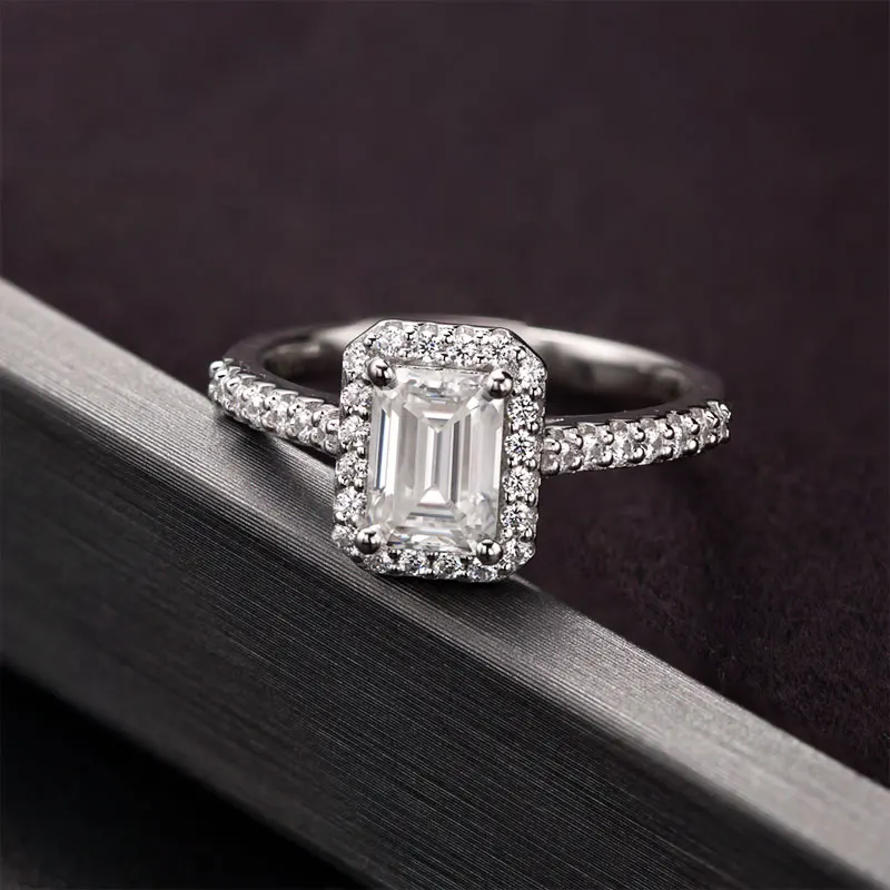 

HanYu 1Ct D Color Emerald Cut Rectangle Moissanite Engagement Ring Luxury 925 Sterling Silver Wedding Band Ring For Women