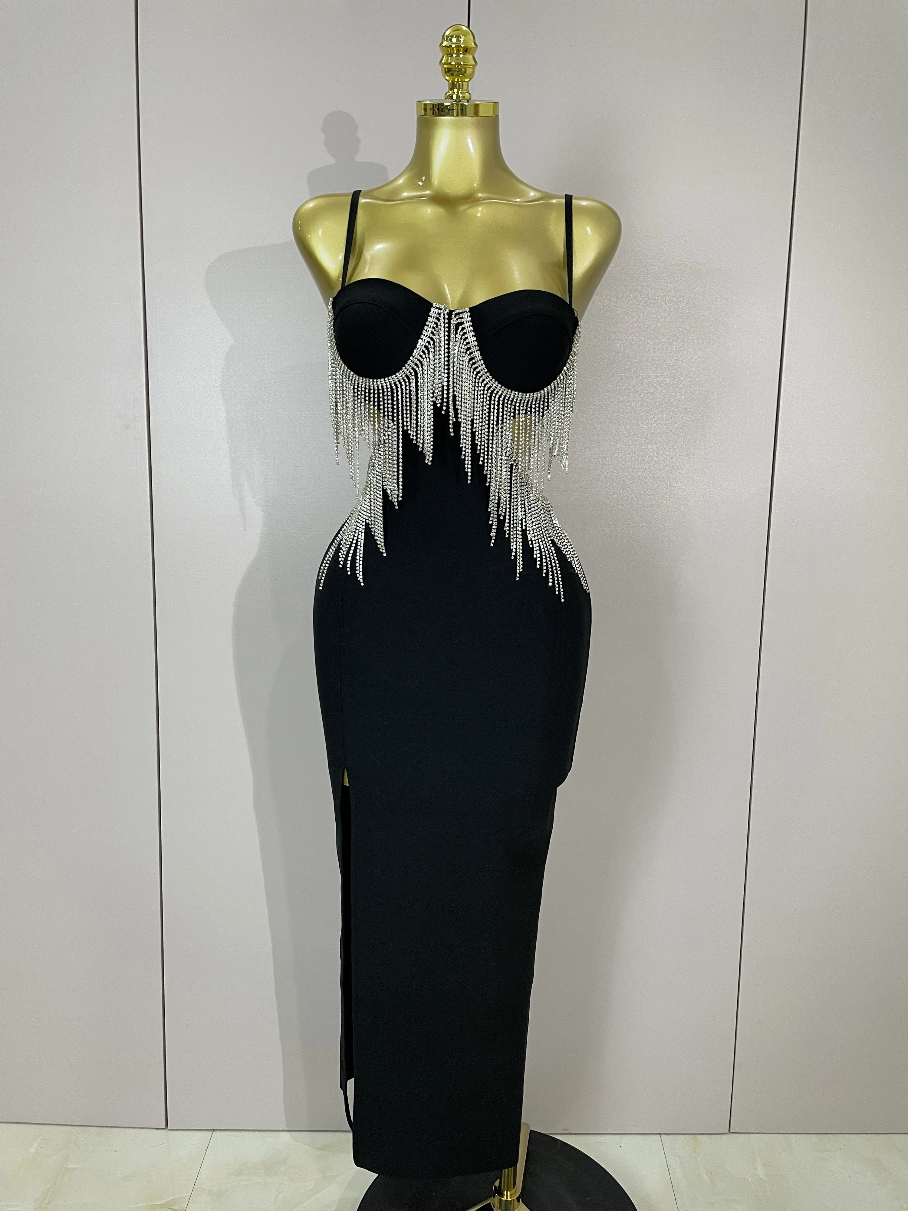 

Stock Shinning Chain Sexy Strap Sleeveless Bodycon Long Bandage Dress Women Celebrate Evening Party High Quality Birthday Outfit