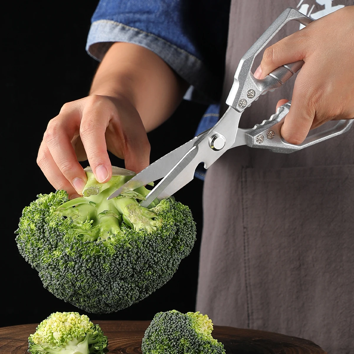 High Quality Multifunctional Kitchen Scissors Chicken Bone Scissors Fish Scale Scraper Bottle Opener Walnut Clip Kitchen Knife gallery 4
