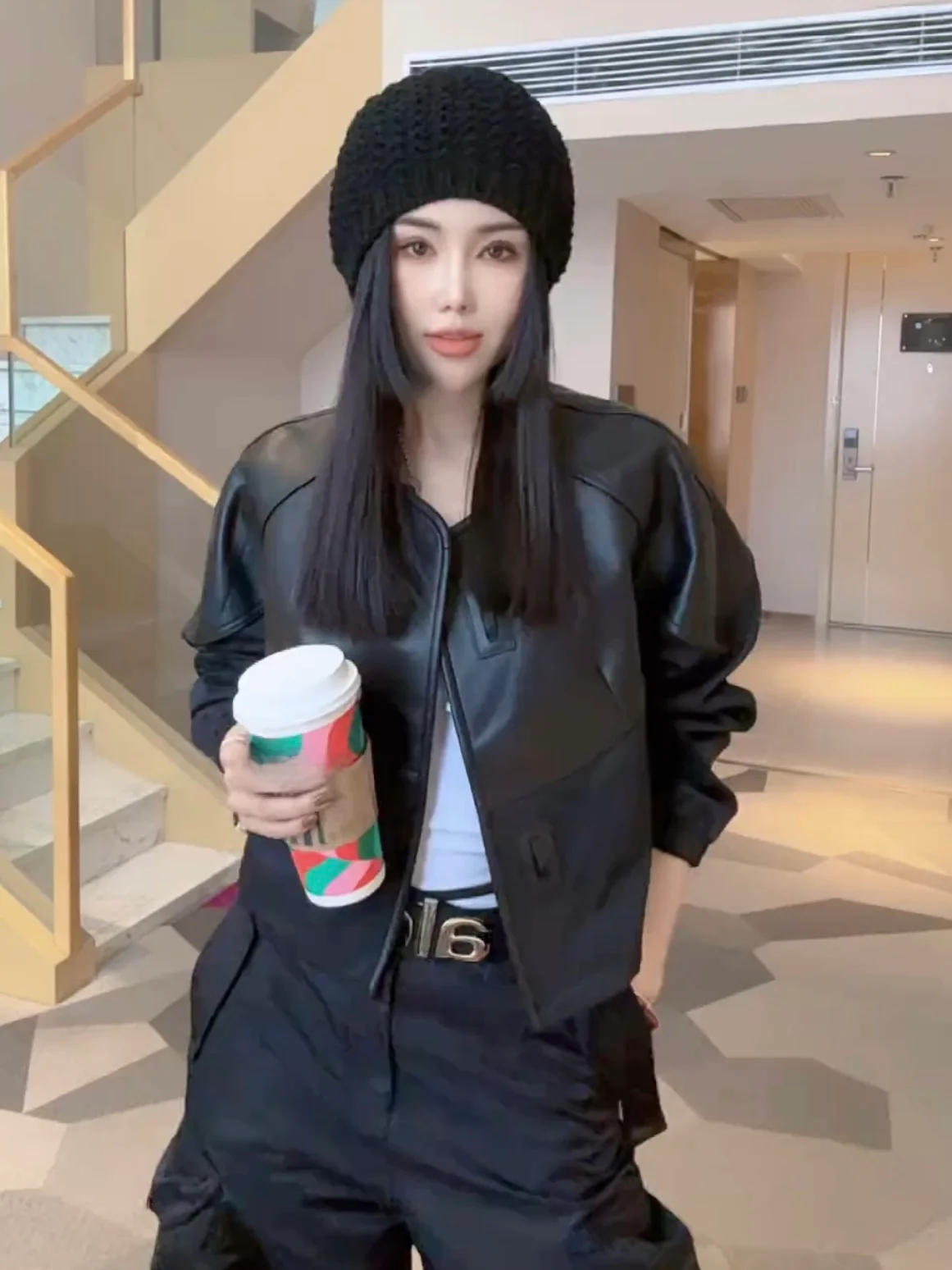 

Весна 2025: Винтажная женская куртка-косуха из овечьей кожи в гонконгском стиле, свободного кроя, с воротником-стойкой, длинными рукавами, для повседневной носки