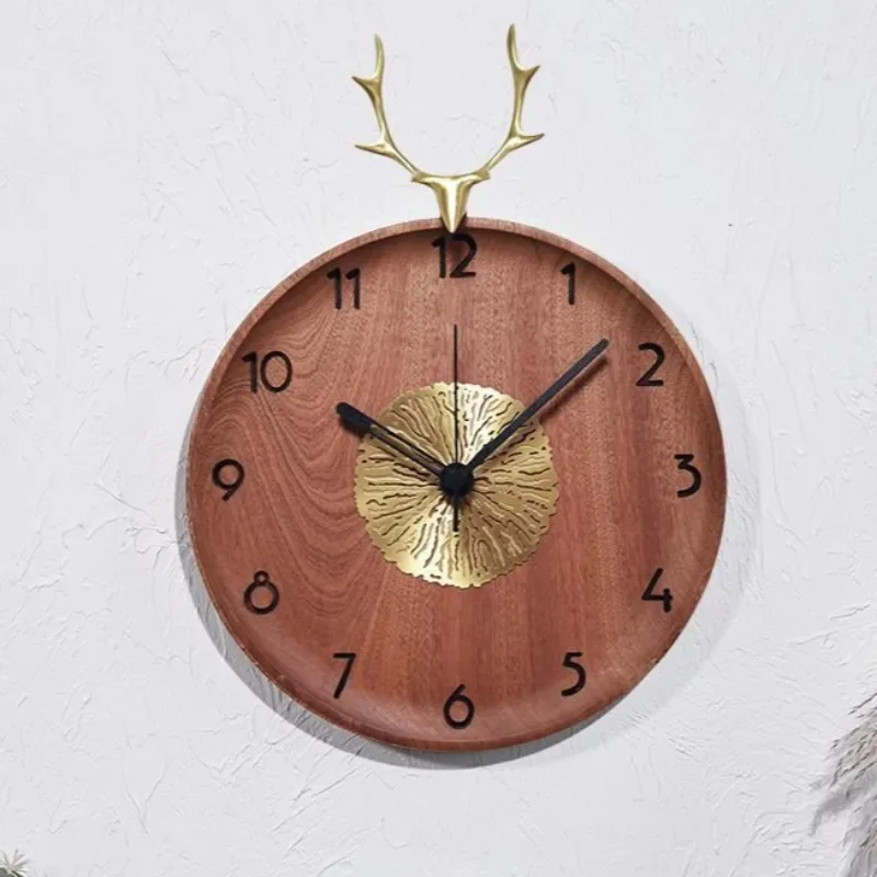 Solid Wood Simple Modern Wall Clock Luxury Creative Nordic Elegant Room Ornaments Kitchen Wall Clock Noiseless Home Decorations