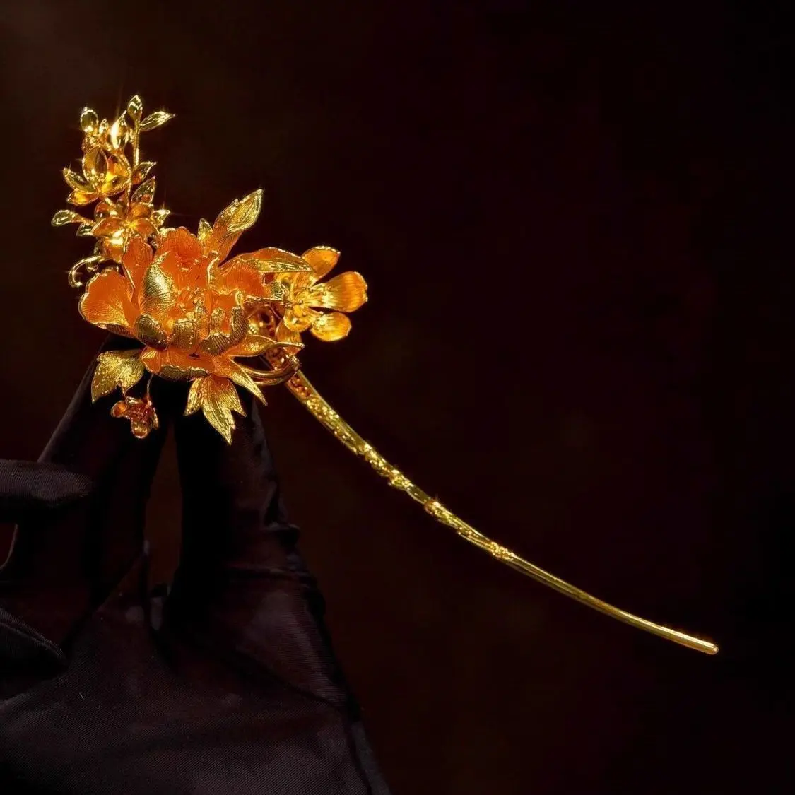 Chinese-style golden peony hairpin for brides, wedding and traditional attire such as cheongsam or dragon-phoenix jacket