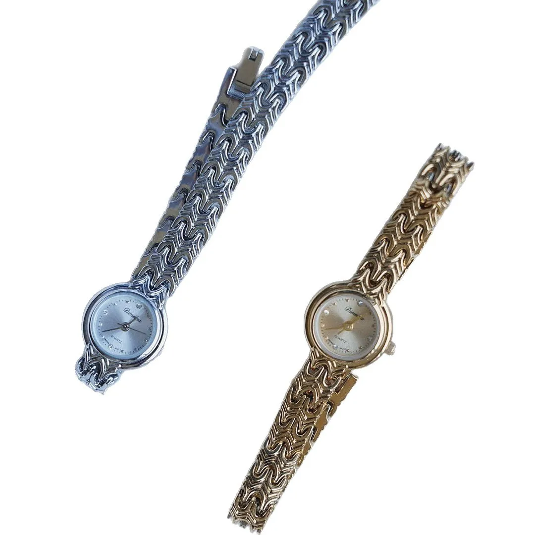 

Кварцевые часы, маленький тонкий ремень с гравировкой, легкая роскошная тонкая цепочка, женская средневековая ниша с пшеничными ушками