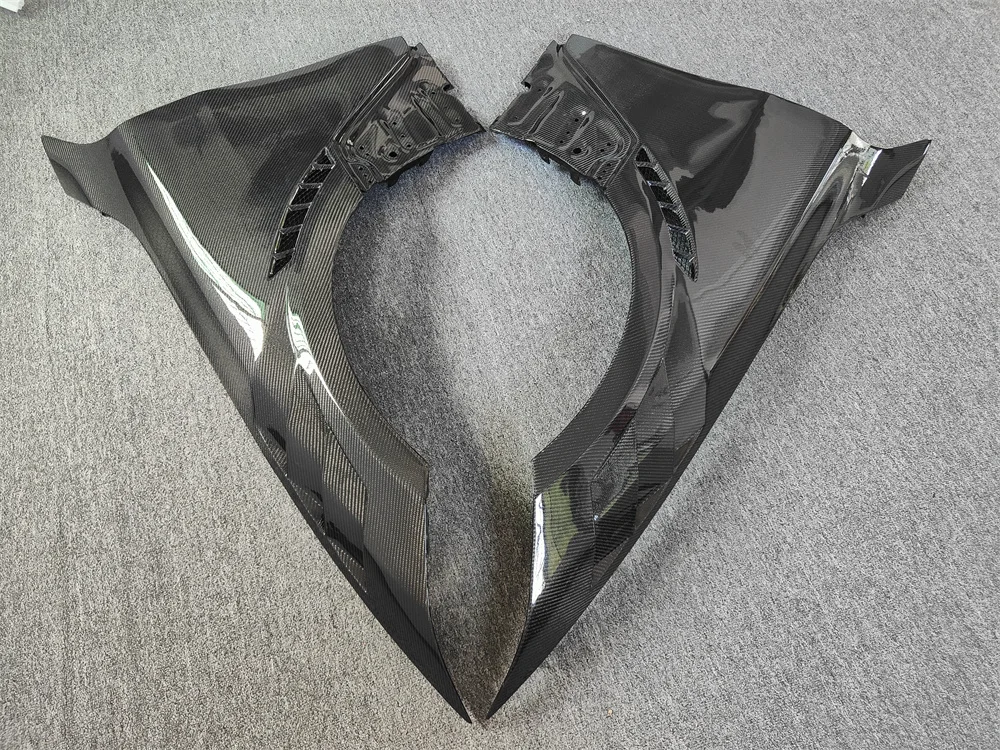 طقم واقيات الطين ذات جودة عالية من ألياف الكربون للتهوية. 4 سلسلة 4 سلسلة G26 420i 430I 435i M440i 4 أبواب