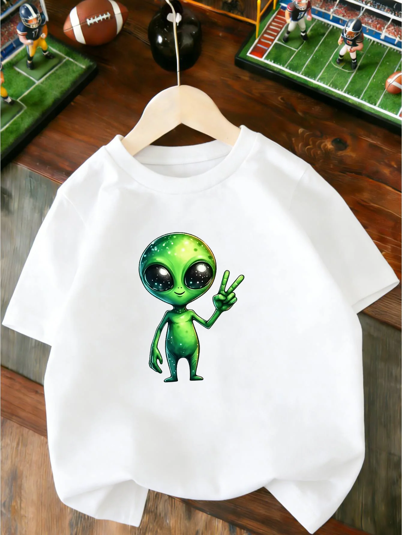 Cute Green Alien Peace Gesture Cartoon Print T Shirt Boys Girls Lovely Short Sleeve Tee Family Matching Soft Cotton Kids Tops