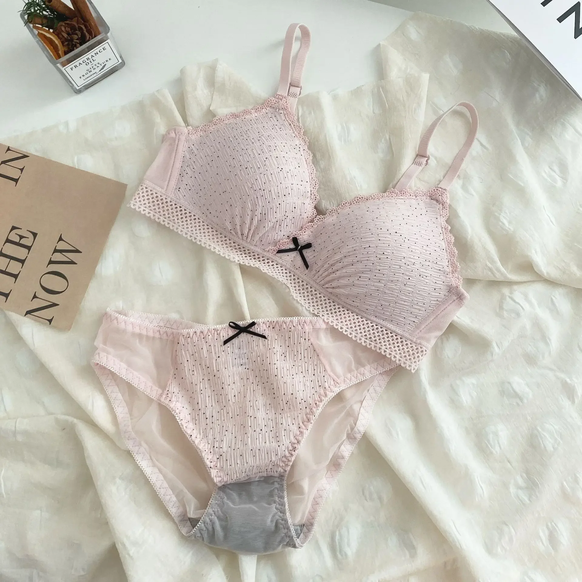 Women's Bra Set Teenage Sweet Lace Triangle Cup Small Breasts Gathered Collect Vice Breasts Anti-Sagging Adjustable Bra