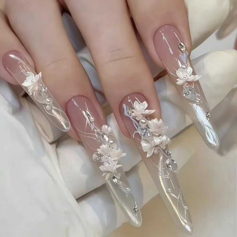 A Nail Art Mold Made of Magnolia Flowers, Floral Patterns, Three-Dimensional Carvings, Transparent Silicone Mold
