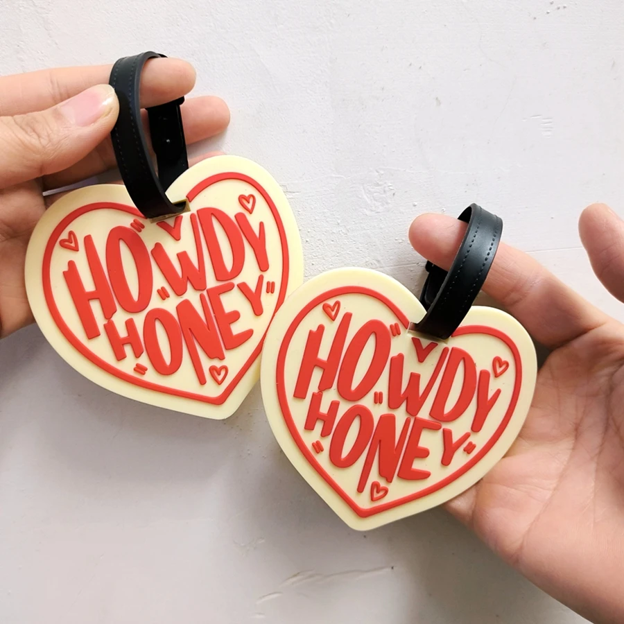 1pc Love shaped Luggage Tag for Business Travel, Airport Luggage Loss Prevention Pendant for Going Out to Work, Name Tag