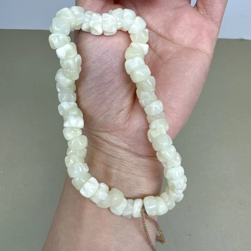 

Tibetan Style Bone Large Intestine Wuxiang Hundred Fragrance Seed Bracelet Handheld Chain Old Oil Kernel