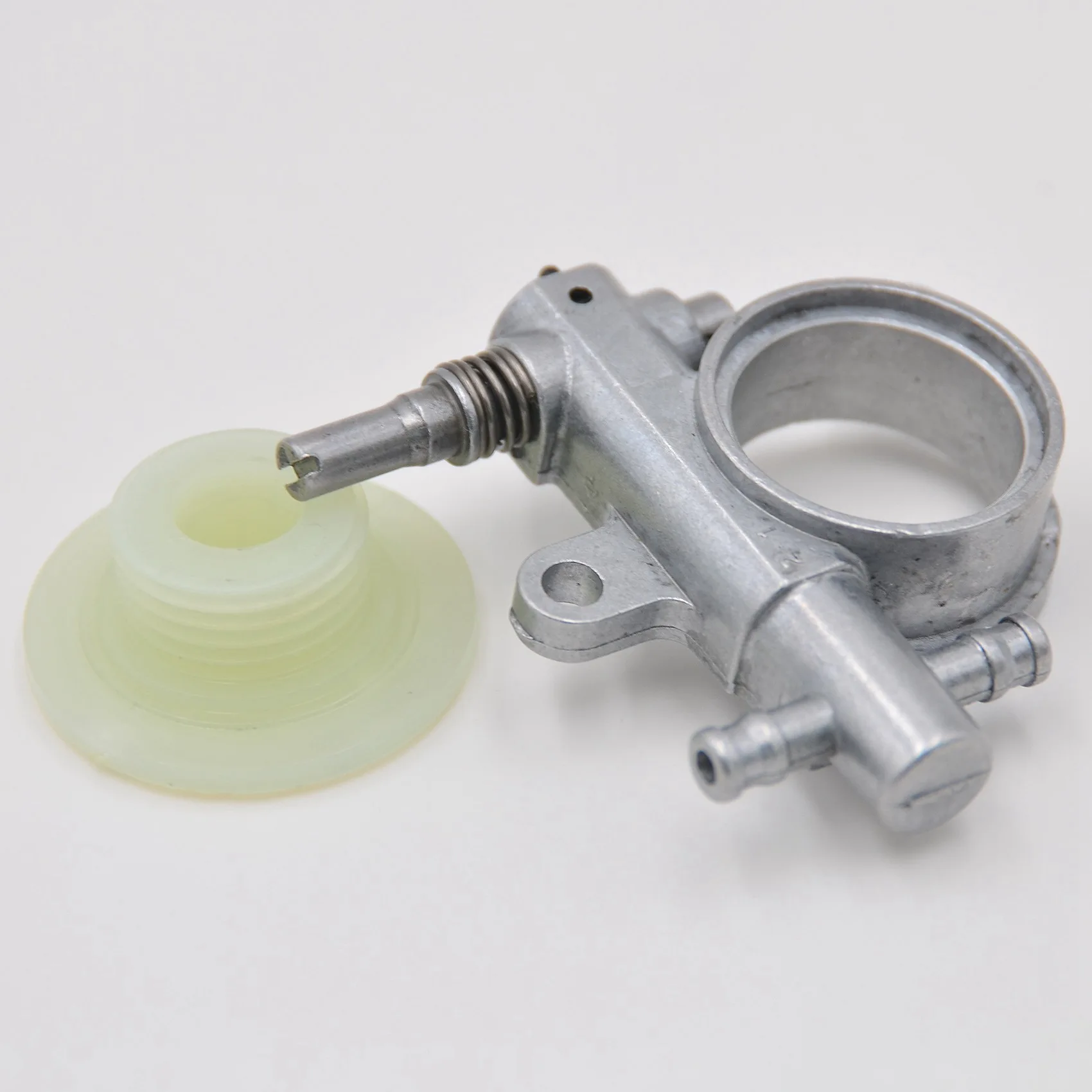 ABJN-3Set 2500/3800 Chainsaw Spare Parts Chainsaw Oil Pump With Worm Drive Gear Fit For Chain Saw 25CC/38CC