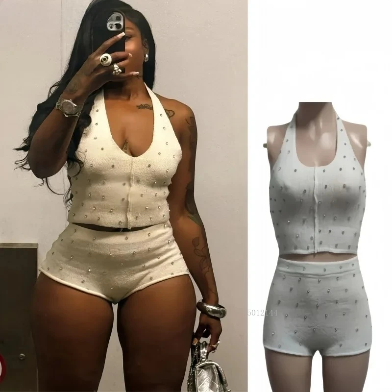 

2025 Новая мода со стразами в стиле пэчворк, комплект из двух предметов, женские топы на бретельках с открытой спиной + шорты, одинаковый костюм, женская уличная одежда
