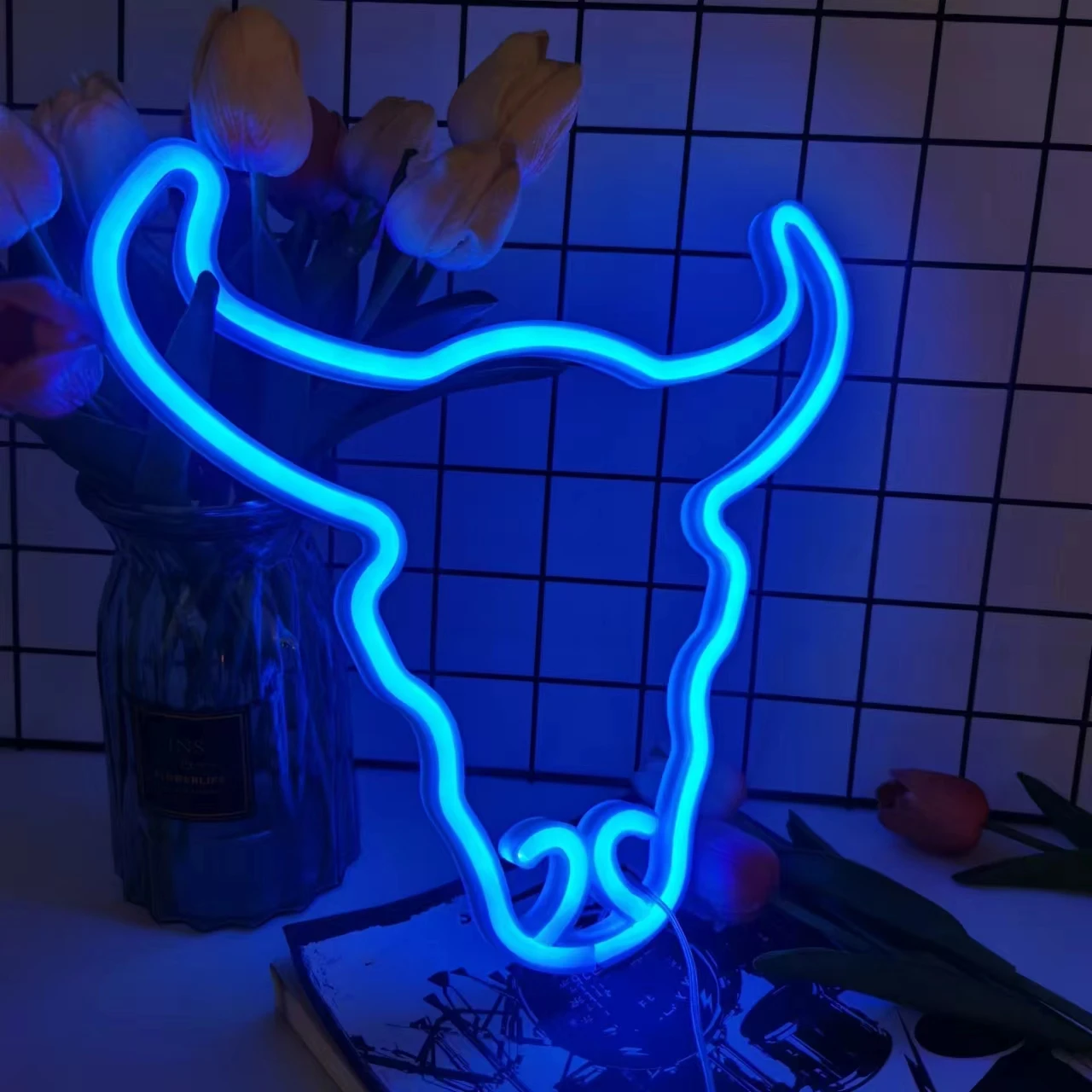 Cow LED neon light, USB or battery powered creative night light for bedroom, wedding, birthday party, game room wall decoration