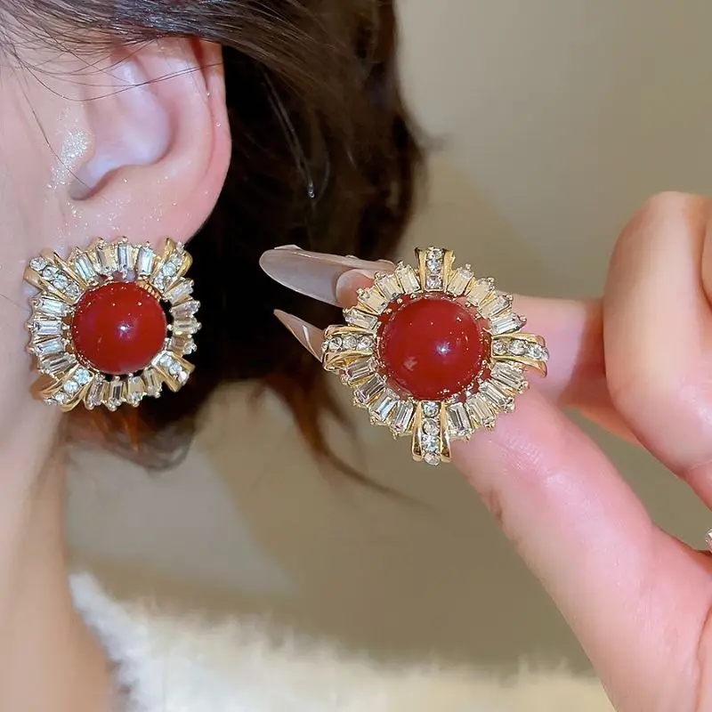 

Women's French Retro Round CZ Stud Earrings Silver Plated Vintage Elegant Fashion Jewelry Christmas Gift ，Daily Wear，weeding