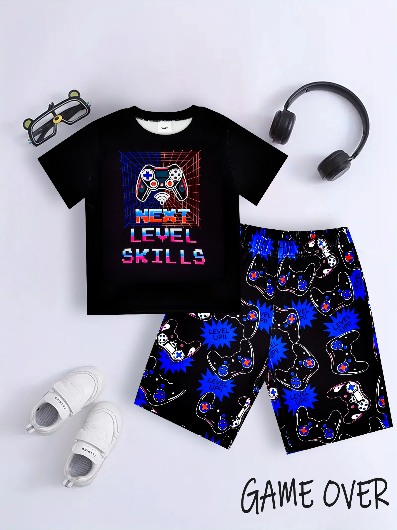 2 stücke Jungen Mode cool lässig Lounge wear Pyjama Set Gamepad Muster Druck Kurzarm Pullover Top Allover Print Shorts Stoff