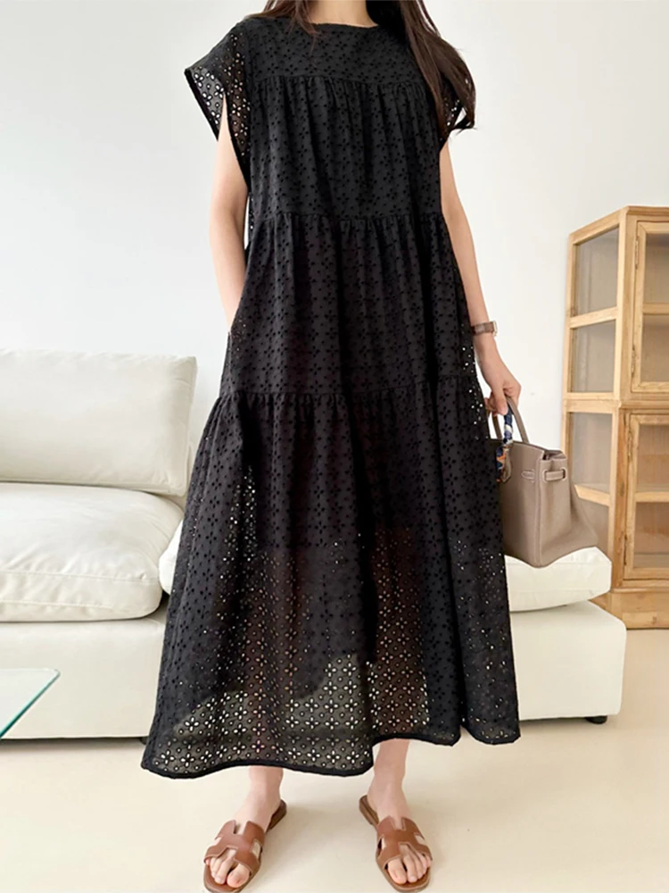 Vestido Midi Estilo Coreano com Decote Redondo, Manga Flutuante, Camadas, Bordado Vazado e Caimento Solto – Perfeito para o V...