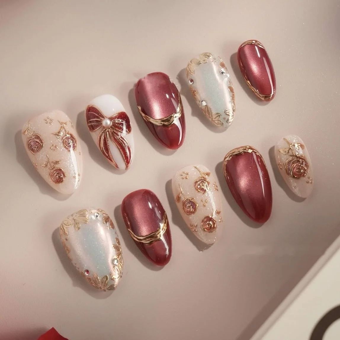 

24pcs Bow Nails Sets Press on Valentine's Day Glitter Almond False Nails Art with Rhinestone Flower Gilded Design Fake Nail Tips