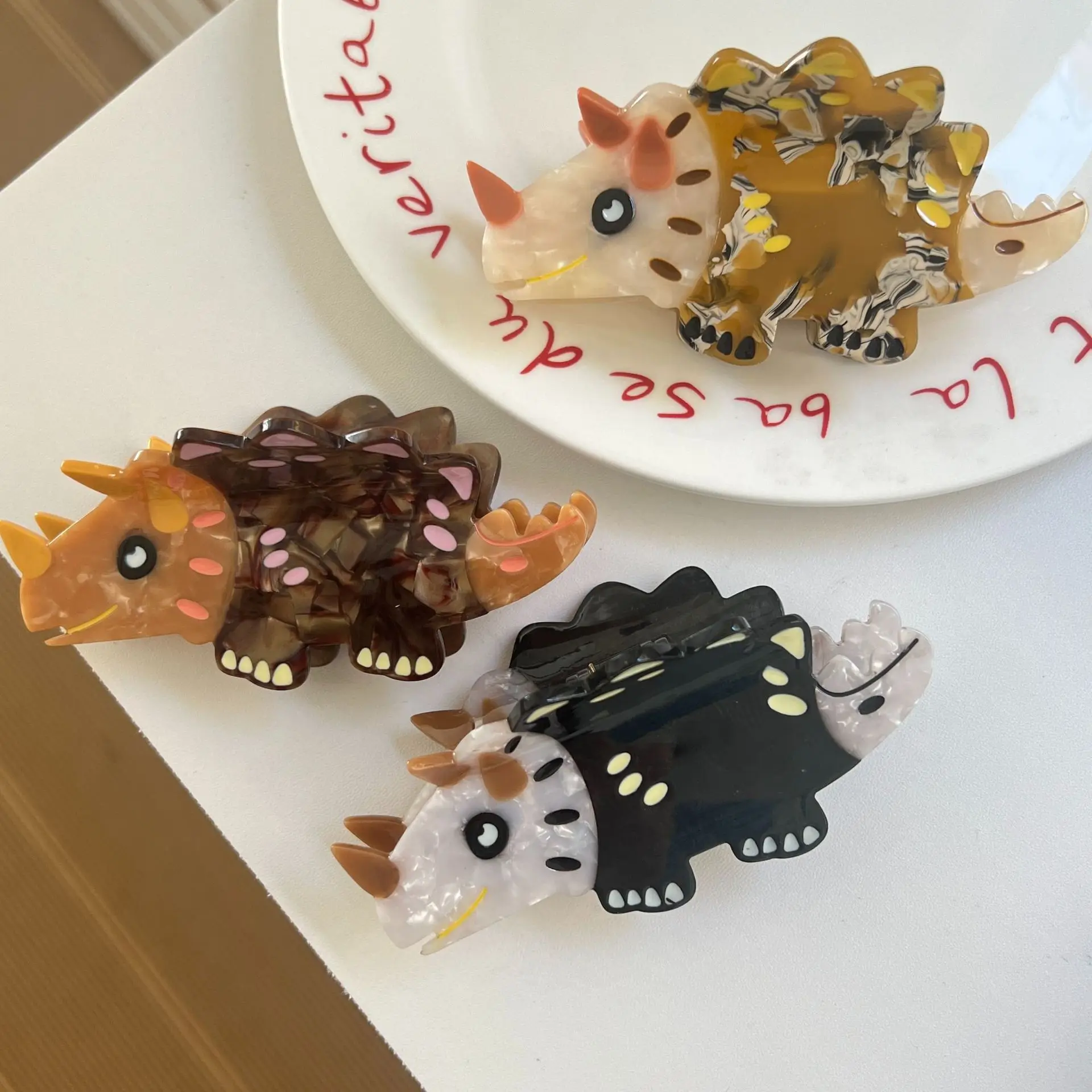 

2025 Latest Design Hair Claw Cute Rhinoceros Adorable Splicing Colors Acetate Hair Claw Clips Hair Accessories for Women Girls