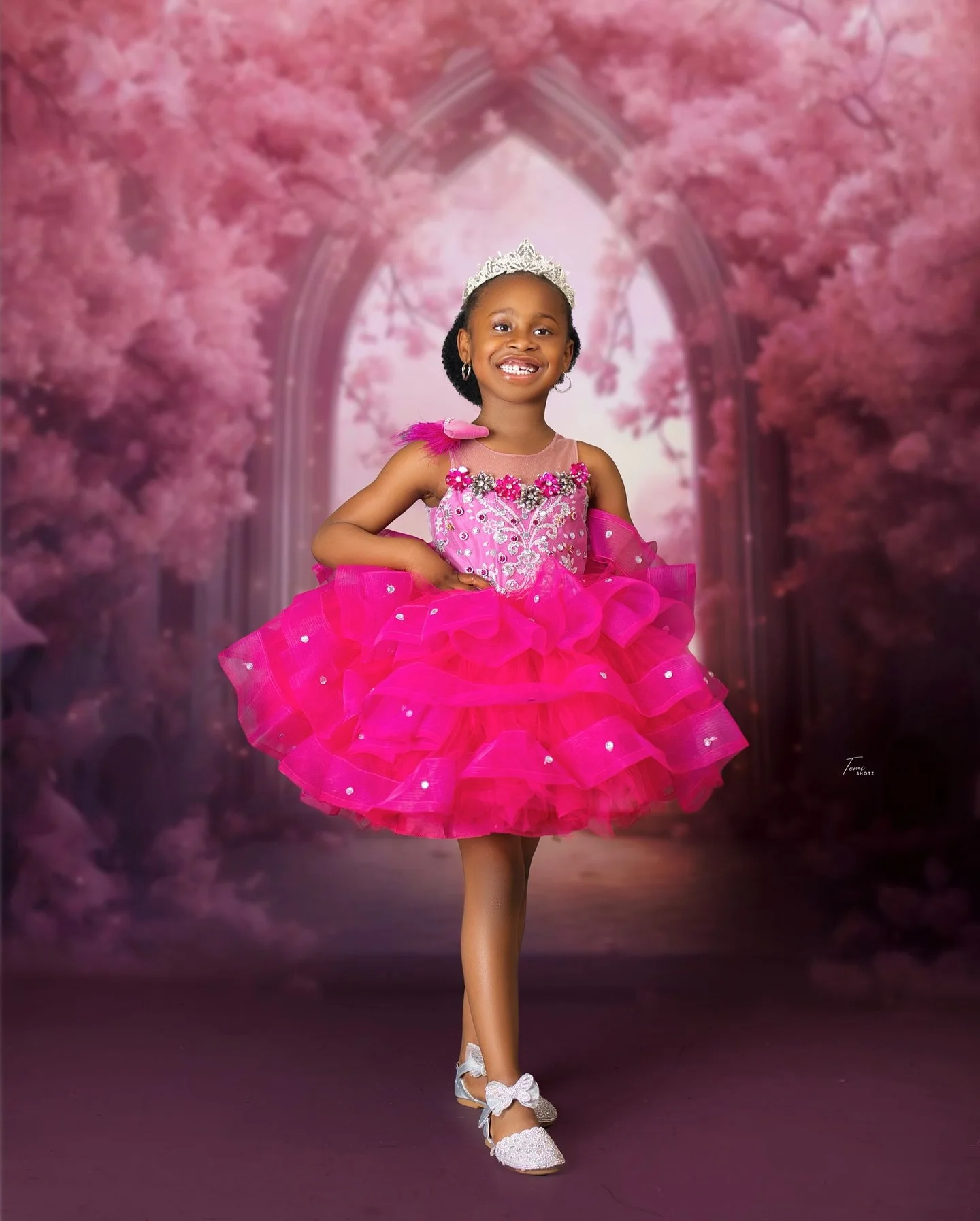 Fucsia Short Girls Birthday Party Dresses Princess Beaded lunghezza al ginocchio Flower Girl Dresses Baby Kids Ball Gowns for Photo Shoot