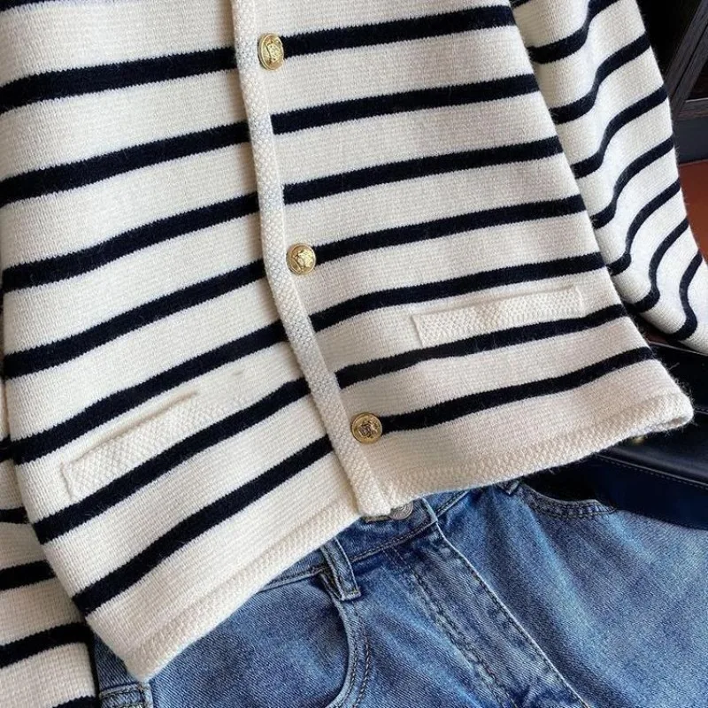 Korean Fashion Sweater Women Cardigans White Black Striped Knitted Female Winter Short Sweater Single-breasted Women Clothes