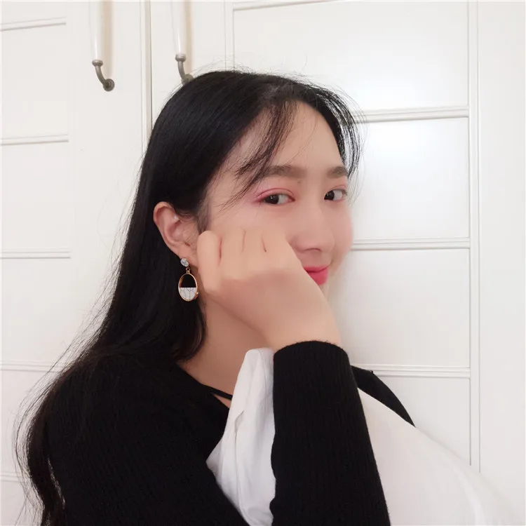 South Korea\'s new fashion simple geometric round marble long earrings girls popular earrings temperament EE88 earrings
