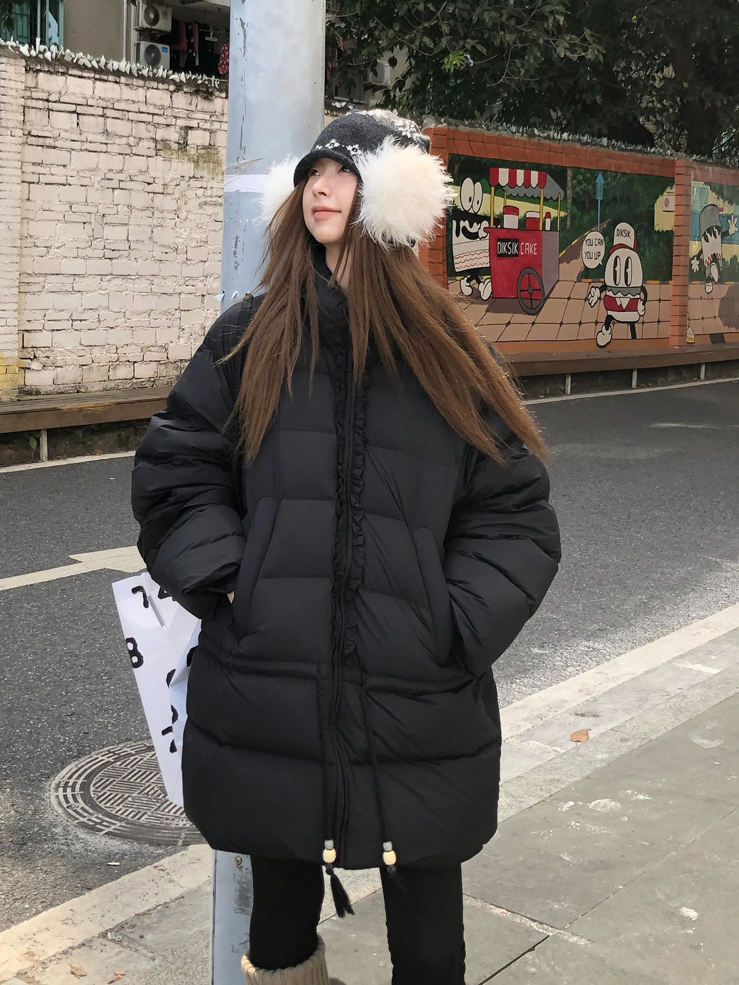 レッドセレブリティスタジオ レディース ウィンタージャケット 2025年新作 ミドル丈 90% ホワイトダックダウン グレー 美しい冬用アウターコート