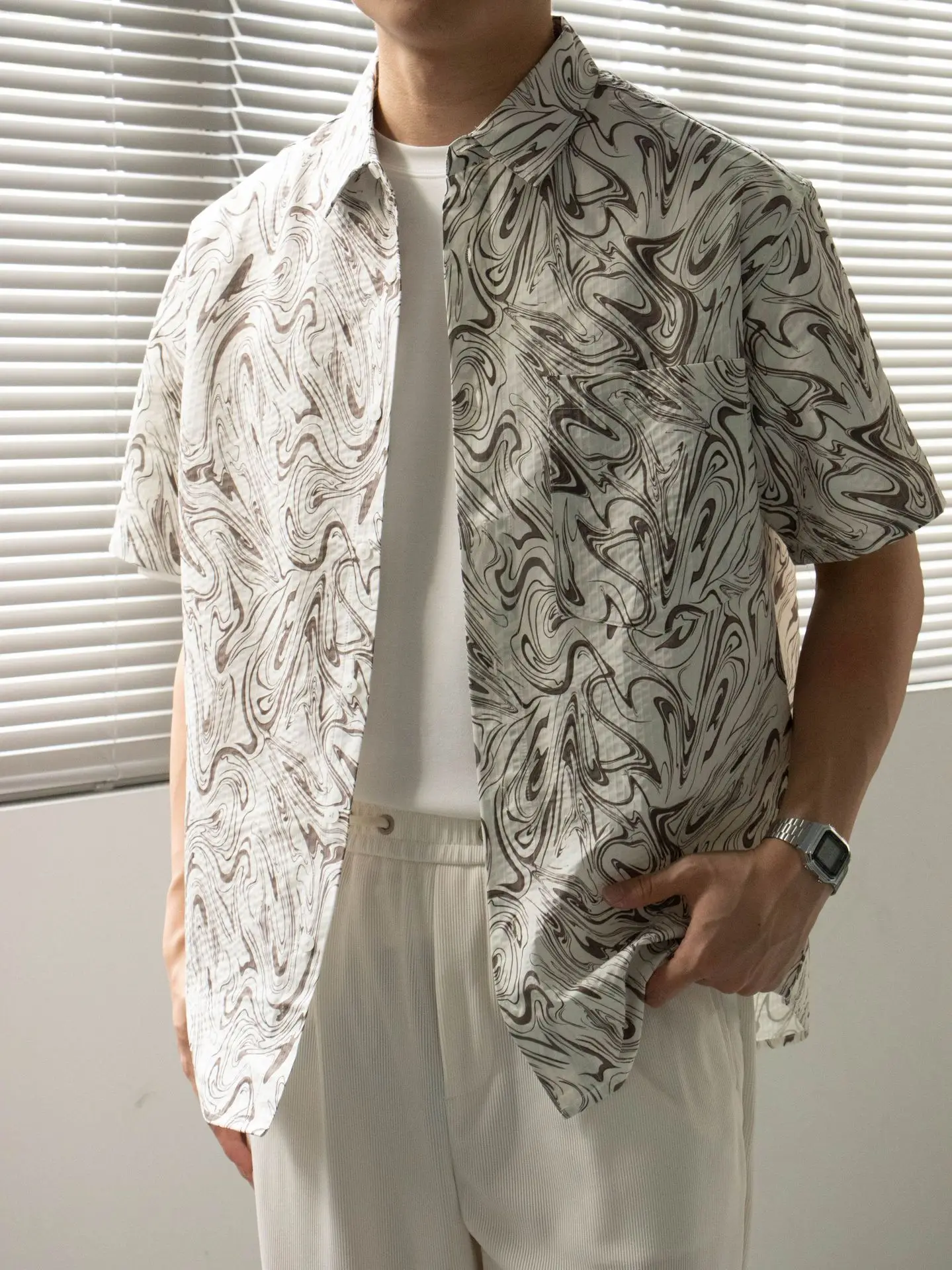 

Summer 2025 Men's Loose Fit Short Sleeve Printed Texture Shirt Thin Floral Pattern Casual Shirt Polyester Fiber Youth Trend
