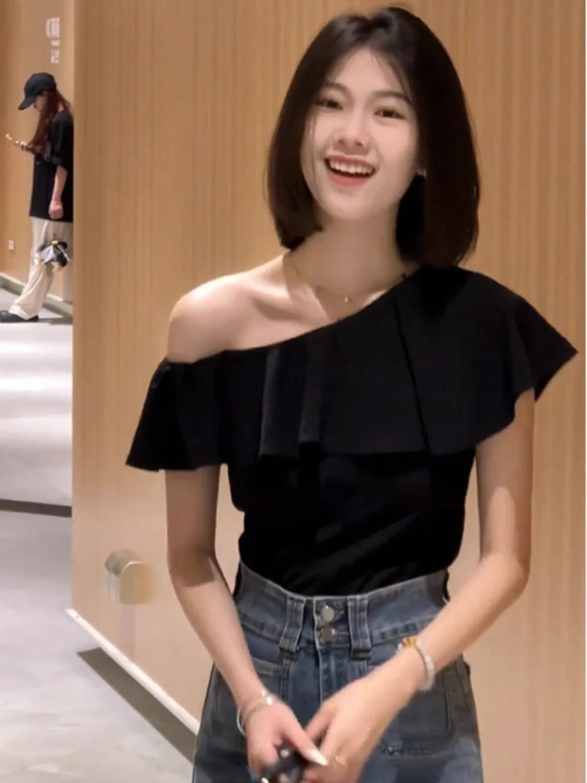 

Summer ort Sve Chiffon irt Women's Sweet And Spicy Top oulder Ruffle Pleated Slim Fit Korean Sle Commute Wear