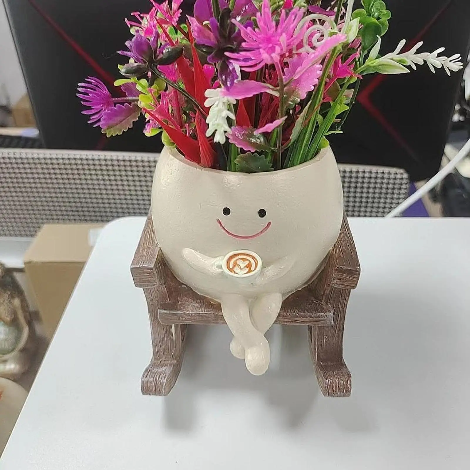 

Resin Ornament Decorative Sculpture Outdoor Flower Pot for Desk Home Office