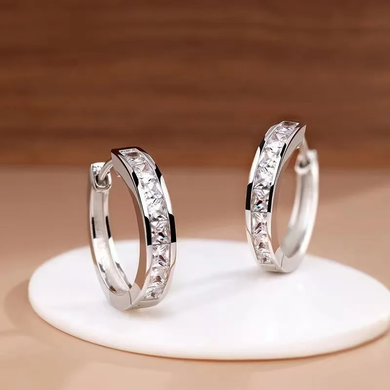 Classic Design Women's Round Earrings, Fully Set with Zirconia, a Simple, Elegant and Versatile Accessory for Women