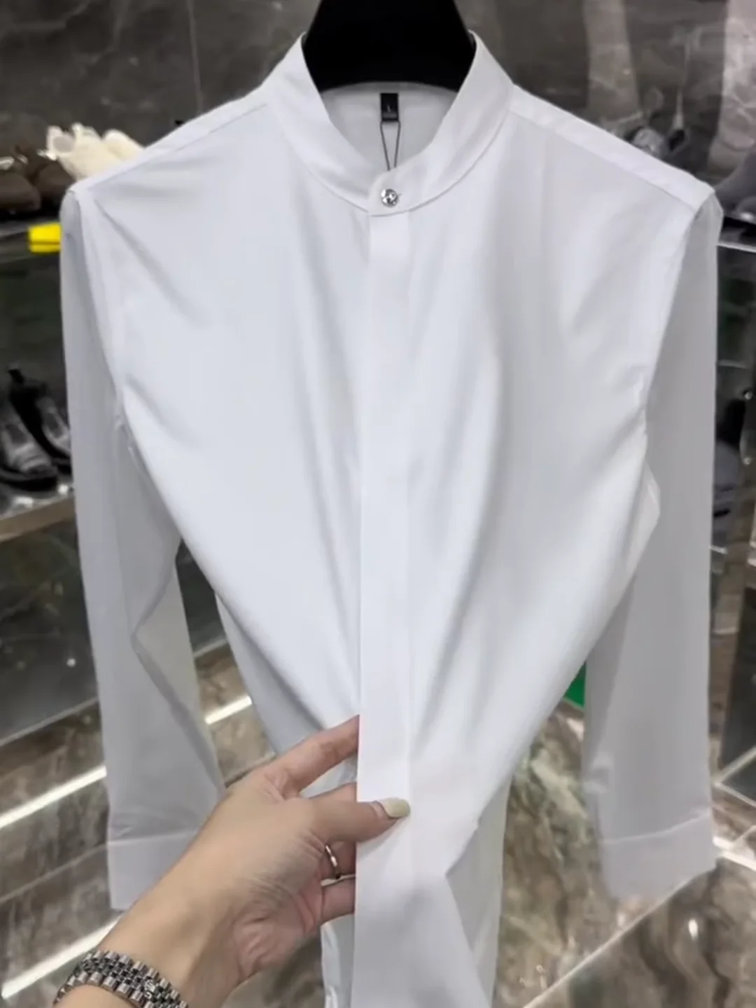 

Высококачественная комфортная повседневная рубашка в европейском стиле, модная, простая, весенне-осенняя, новая, в китайском стиле, универсальная для делового и повседневного образа.