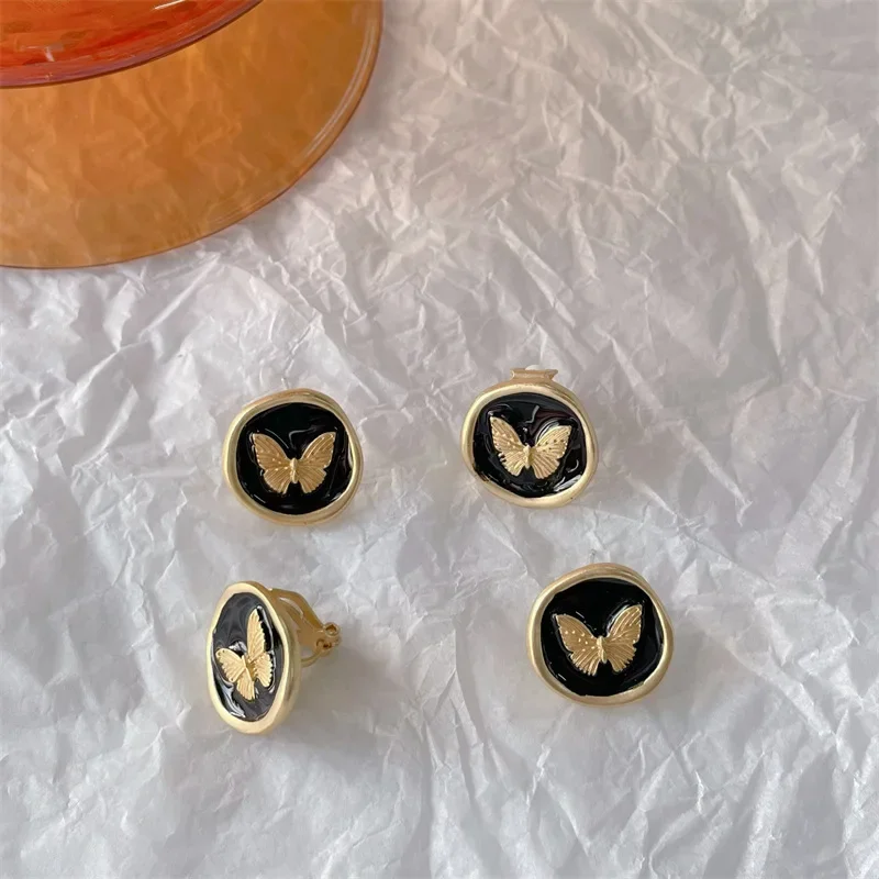 

Retro French Butterfly Ear Clips Brincos Jewelry Matte Small Black Round Clip on Earrings for Women No Piercing Ears Hole