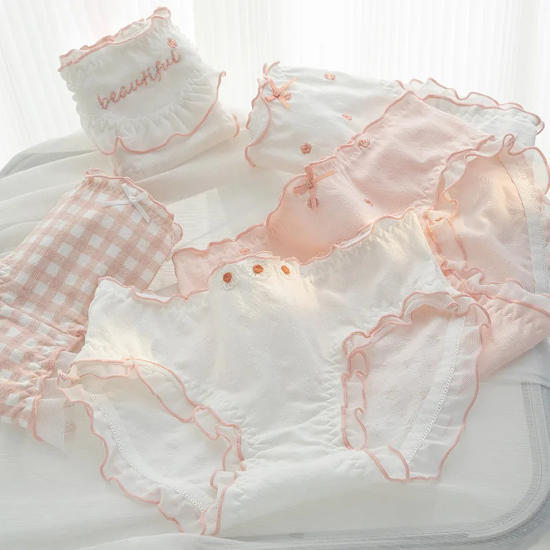 New A Class Baby Cotton Sweet cute Triangle Panties for Women 10A Antibacterial Cotton Soft Breathable Mid Waist 3pcs