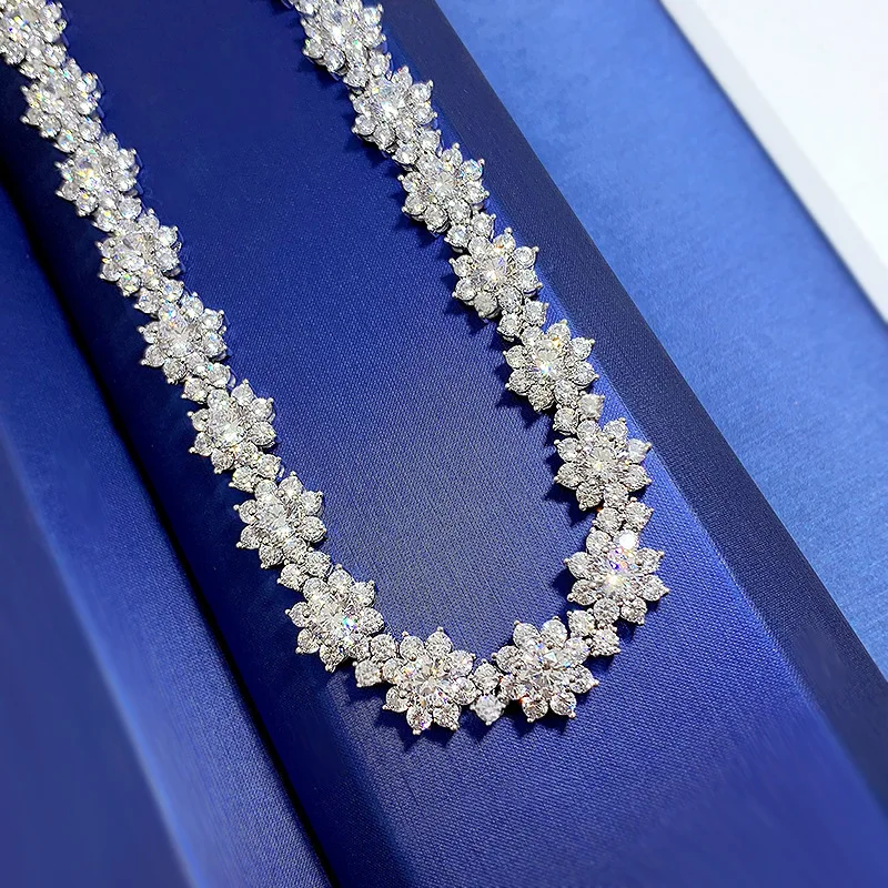925 Sterling Silver Inlaid Moissanite sunflower Collarbone Chain Necklace with Unique Design, sunflower Flower Tennis Suitable for Gifts, Parties, and Weddings, Men and Women's and Holiday Wear, the Best Gift for Girlfriends