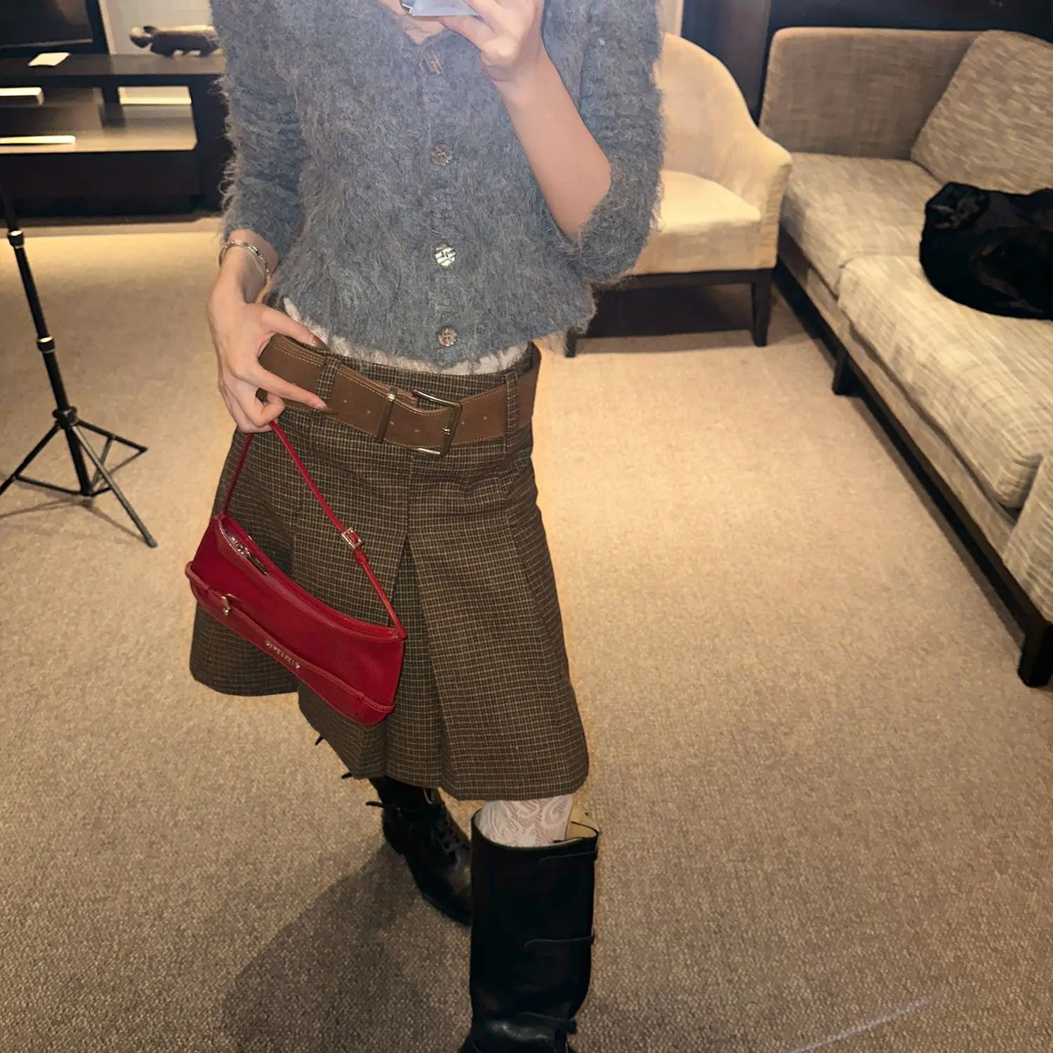 

Gagarich 2025 клетчатая шерстяная плиссированная миди женская дизайнерская ниша зимняя высококачественная стильная облегающая короткая юбка на бедрах