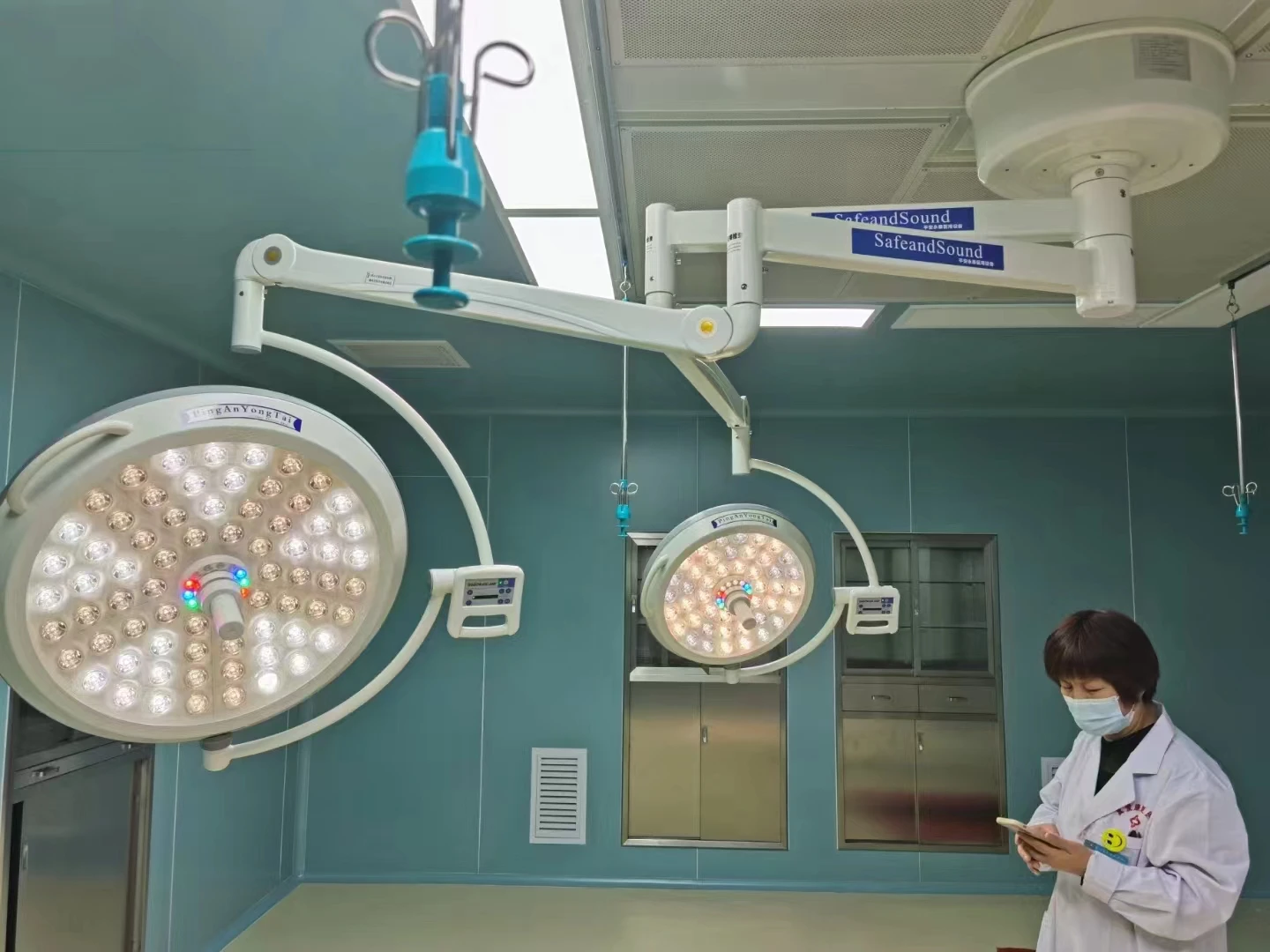 2026 New CE Certificate . LED Operating Light RM-LED700/500 Surgical Shadowless Operating Lamp