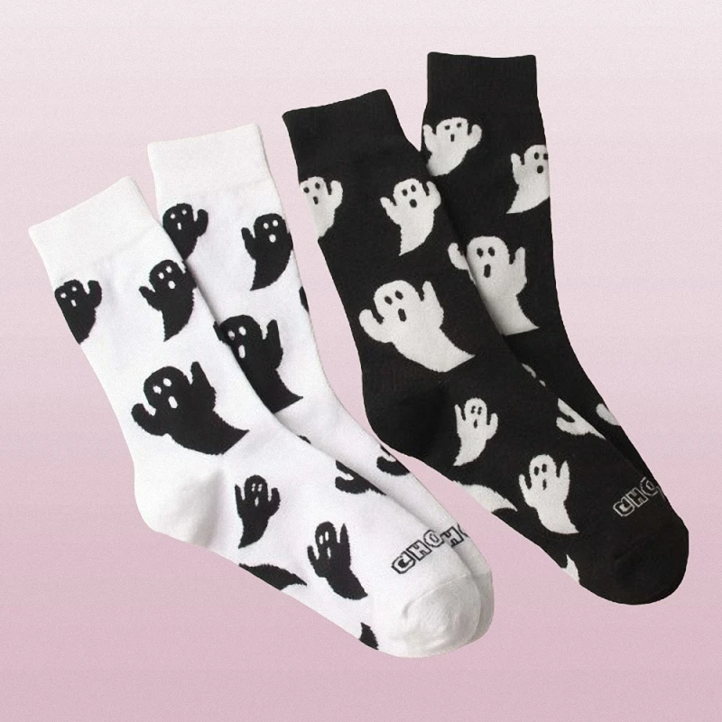 2/6 Paar hochwertige Damen socken schwarz weiß atmungsaktive Mittel rohrs ocken Geister muster Halloween-Serie Frauen lange Röhren socken