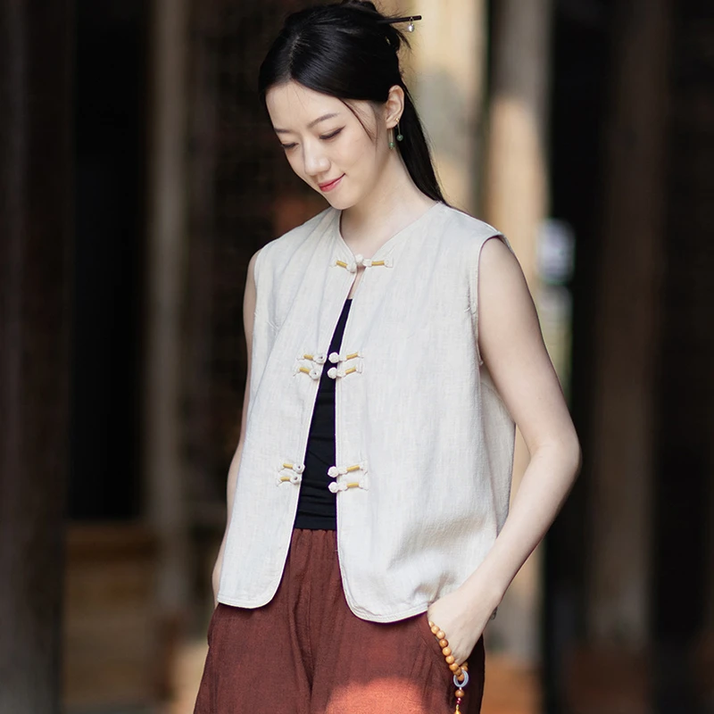 

Chinese Style Women Sleeveless Casual Shirt New 2026 Summer Frog Button Solid Color Female Cotton Linen Tops Shirts M2595
