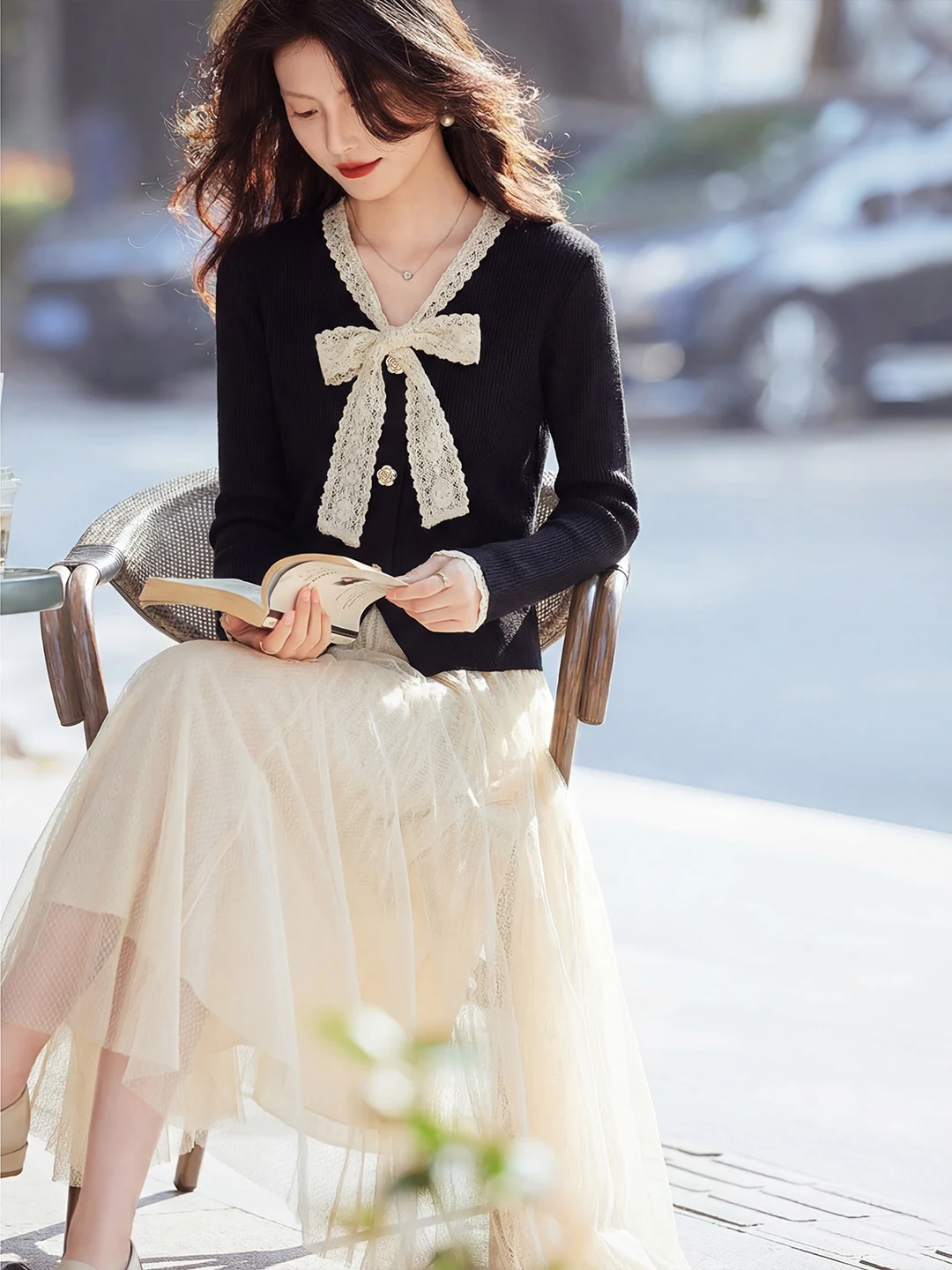

Elegant Slimming Skirt Set Women's V-neck Top Half-length Skirt Two-piece Set Fashionable Business Casual Spring New Arrival
