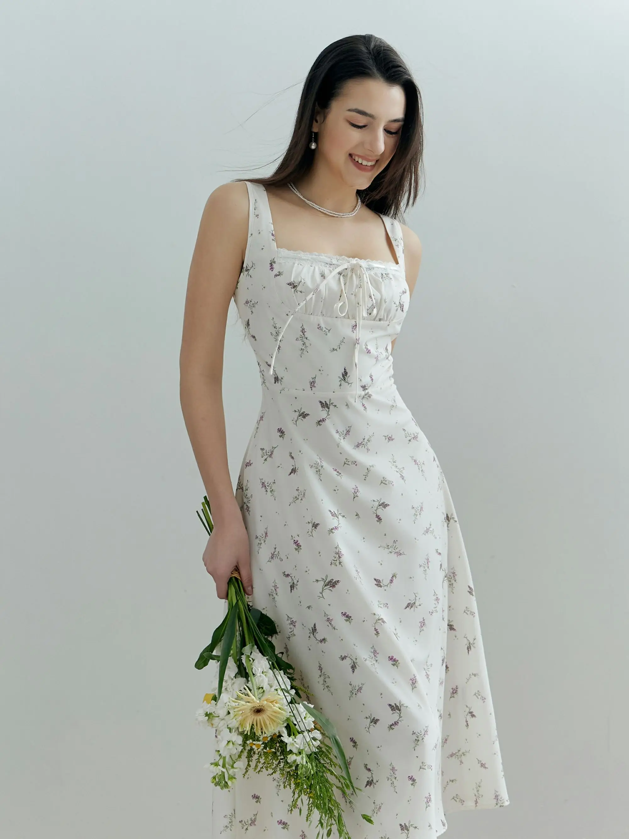 Robe d'été élégante pour femmes, imprimé Floral, blanc doux, à bretelles, épissure en dentelle, col carré, nœud papillon, robe de vacances à lacets